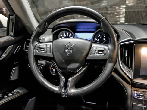 Used 2018 Maserati Ghibli S GranLusso AWD/4WD image 17
