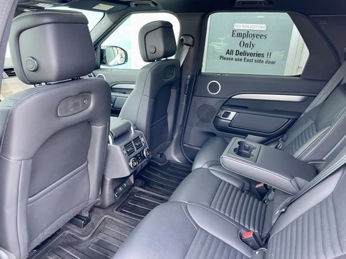 Certified 2025 Land Rover Discovery Dynamic SE AWD/4WD image 30
