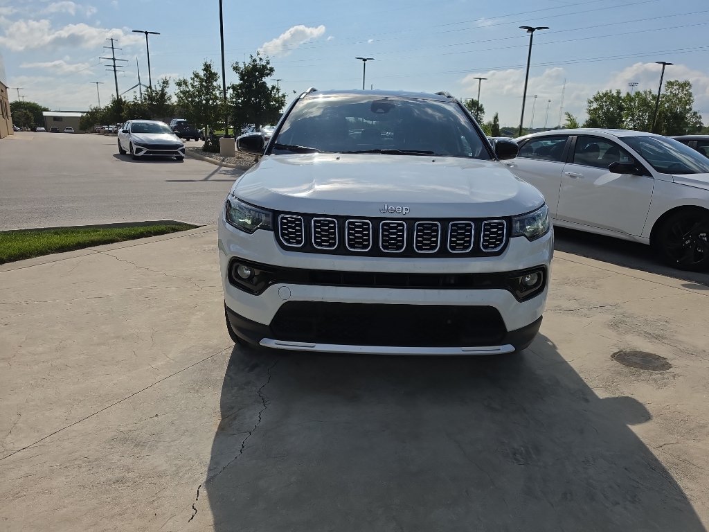 Used 2025 Jeep Compass Limited AWD/4WD image 2