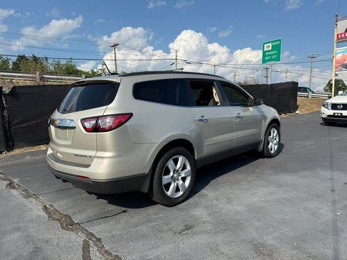 Used 2016 Chevrolet Traverse LT w/ Style and Technology Package AWD/4WD image 4