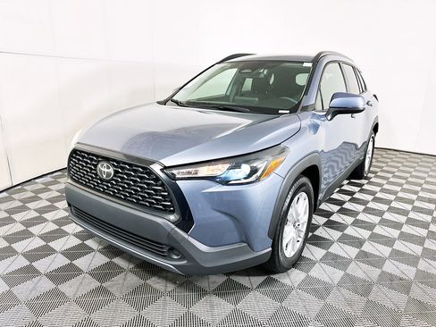 Used 2023 Toyota Corolla Cross LE image 7
