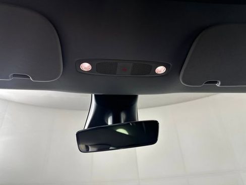Used 2021 Tesla Model Y Long Range image 23