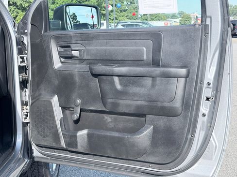 Used 2019 RAM 1500 Express RWD image 25