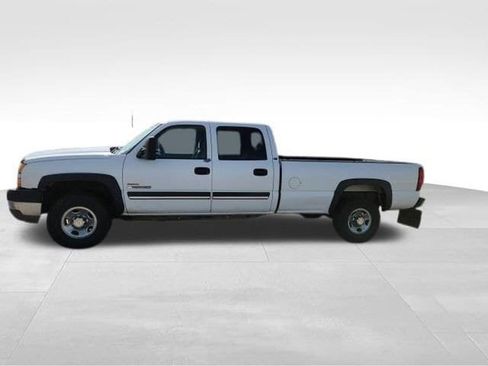 Used 2005 Chevrolet Silverado 2500 4x4 Crew Cab w/ Heavy-Duty Power Package image 4