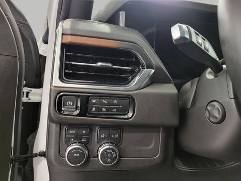 Certified 2025 GMC Yukon XL Denali image 11