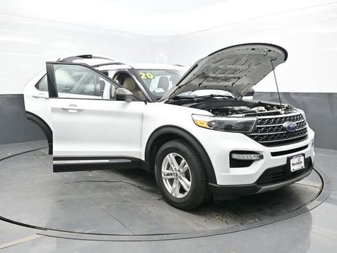 Used 2020 Ford Explorer XLT w/ Equipment Group 202A image 40