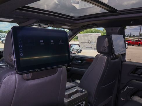 New 2026 GMC Yukon XL Denali w/ Advanced Technology Package AWD/4WD image 12