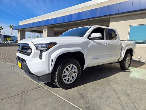 Used 2024 Toyota Tacoma SR5 RWD image 2