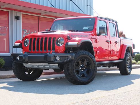 Used 2023 Jeep Gladiator Mojave w/ LED Lighting Group AWD/4WD image 7