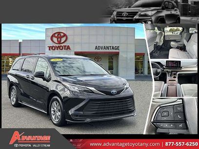 Certified 2022 Toyota Sienna LE