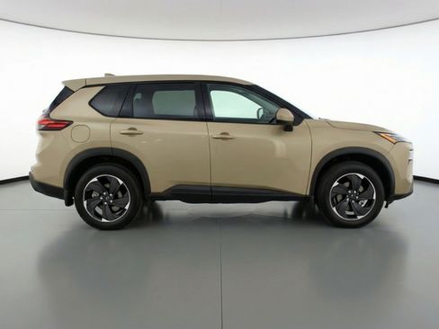 Used 2025 Nissan Rogue SV image 11