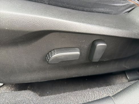 Used 2020 Subaru Crosstrek 2.0i Premium w/ Moonroof Package 2 image 24