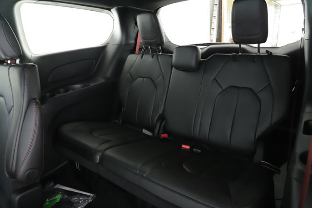 New 2027 Chrysler Pacifica Select FWD image 28