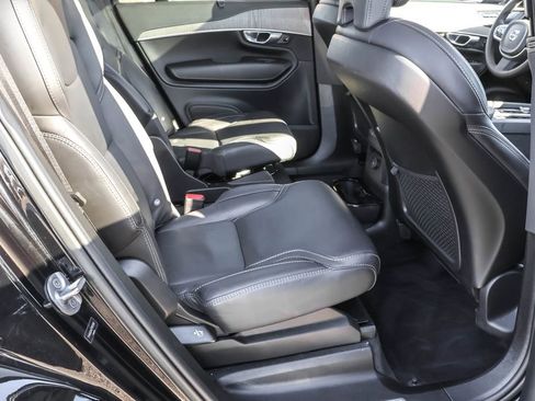 Used 2023 Volvo XC90 T8 Ultimate image 32