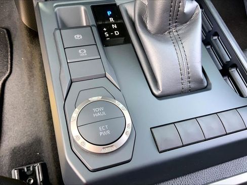 Used 2026 Toyota Tacoma SR5 image 33