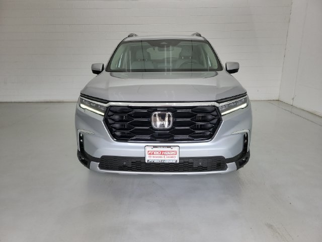Used 2024 Honda Pilot Touring image 2