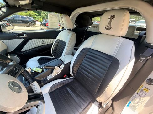 Used 2010 Ford Mustang Shelby GT500 RWD image 47