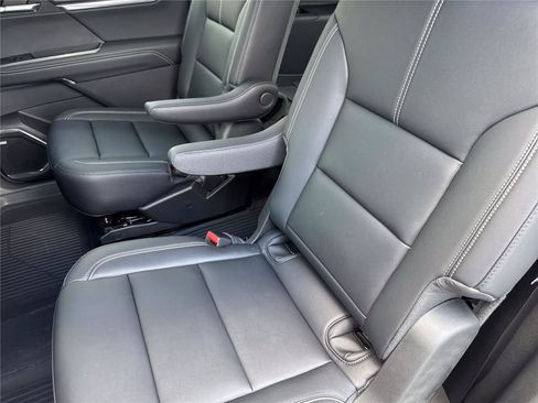 Used 2026 GMC Acadia Elevation w/ Black Edition FWD image 31