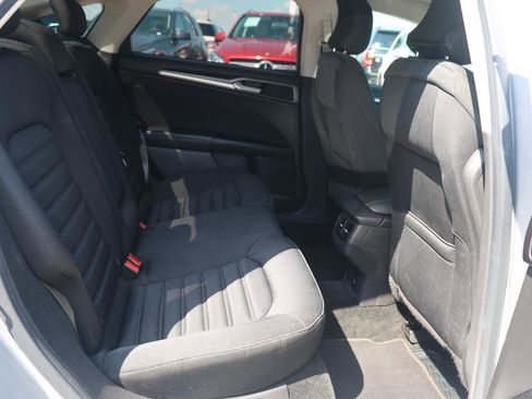 Used 2016 Ford Fusion SE image 15