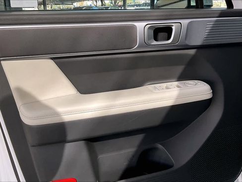 Certified 2025 Hyundai Santa Fe SEL image 19