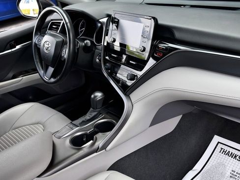 Used 2024 Toyota Camry SE image 17