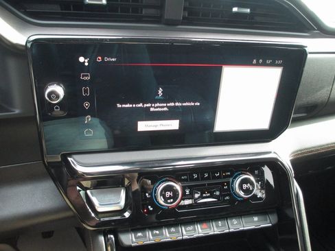 Used 2022 GMC Sierra 1500 AT4 w/ AT4 Premium Package image 31