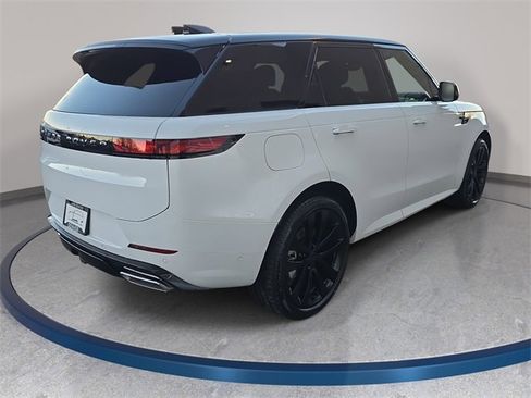 New 2026 Land Rover Range Rover Sport Dynamic SE image 5