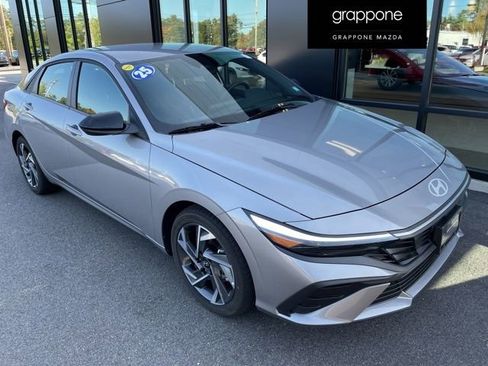 Used 2025 Hyundai Elantra Sport image 1