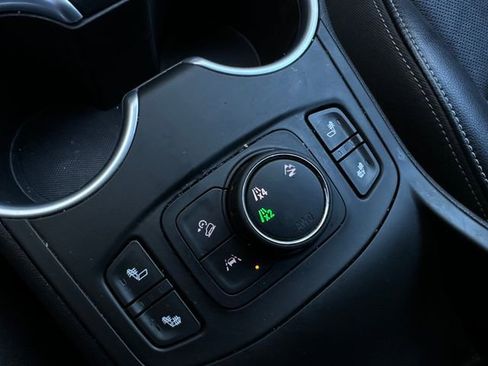 Used 2022 GMC Terrain SLT image 33