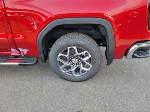 New 2026 GMC Sierra 1500 SLT image 9