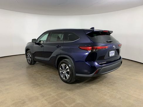 Used 2022 Toyota Highlander XLE image 15