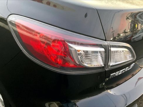 Used 2010 MAZDA MAZDA3 i Touring image 28