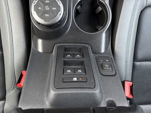 Used 2023 Ford Bronco Black Diamond w/ Sasquatch Package image 22