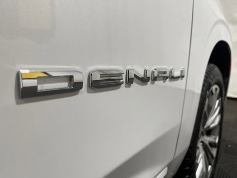Used 2021 GMC Yukon Denali image 31
