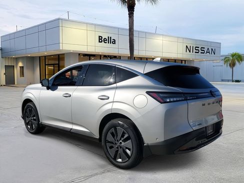 Used 2025 Nissan Murano SL AWD/4WD image 2