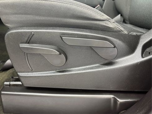 Used 2017 Chevrolet Silverado 1500 LT image 25