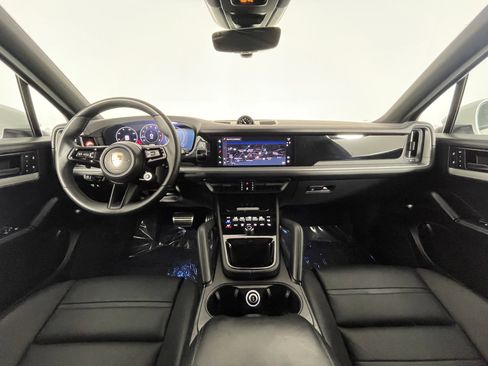 Certified 2026 Porsche Cayenne AWD/4WD image 13
