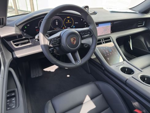 Used 2025 Porsche Taycan image 4