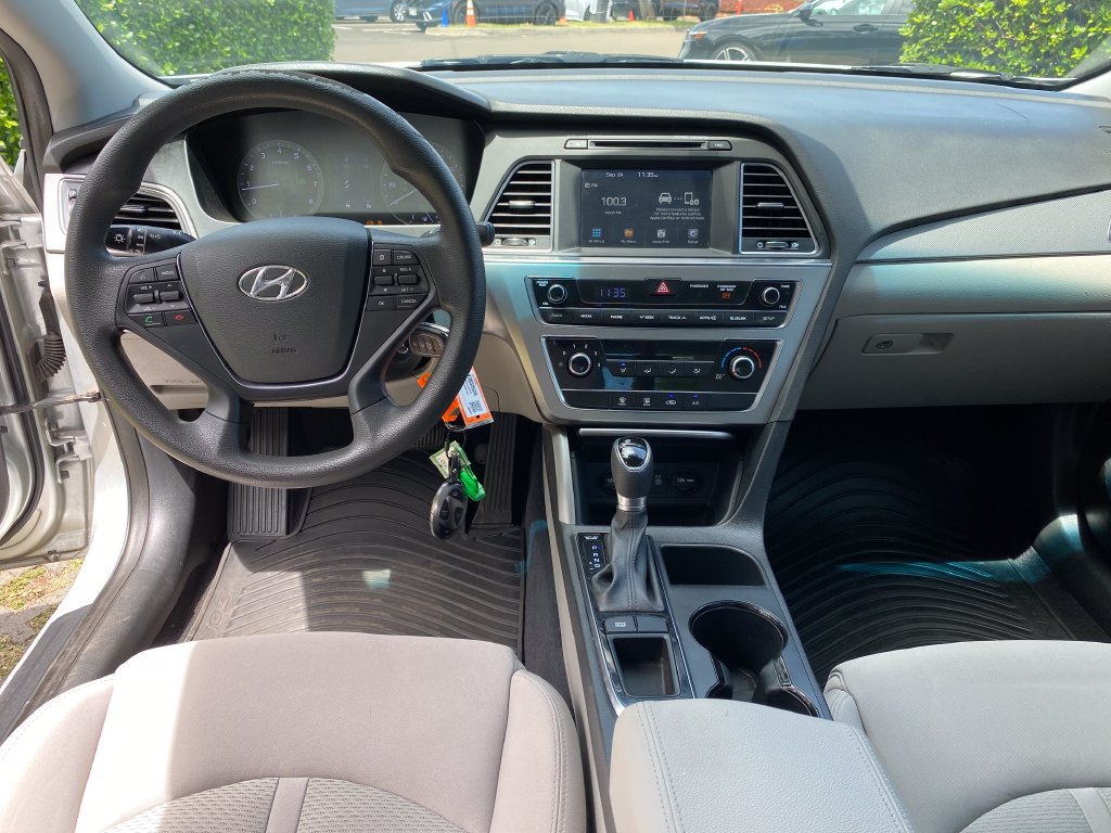 Used 2017 Hyundai Sonata SE FWD image 12
