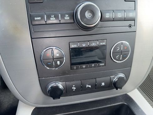 Used 2011 GMC Yukon XL 2500 SLT w/ SLT-2 Equipment Package image 49