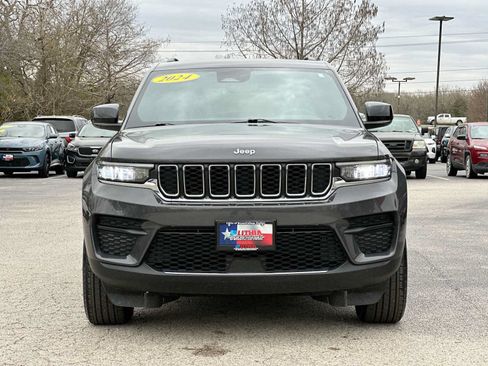 Used 2024 Jeep Grand Cherokee Laredo X w/ Trailer Tow Package AWD/4WD image 10