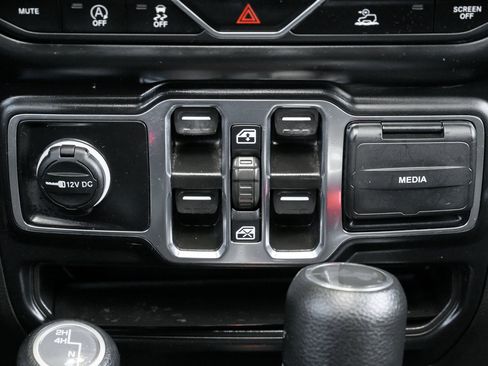 Used 2023 Jeep Wrangler Sport S image 30