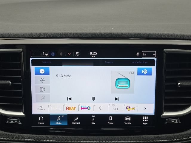 Used 2024 Chrysler Pacifica Limited FWD image 34
