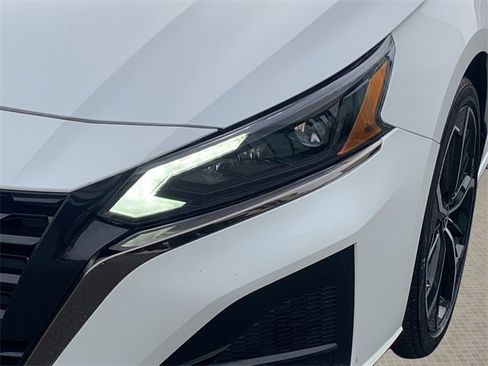 Used 2024 Nissan Altima 2.5 SR image 10