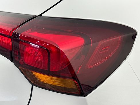 Used 2021 Buick Encore GX Essence image 33