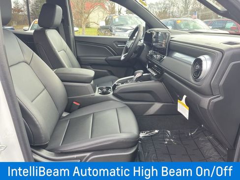 New 2024 Chevrolet Colorado LT w/ LT Convenience Package III image 28