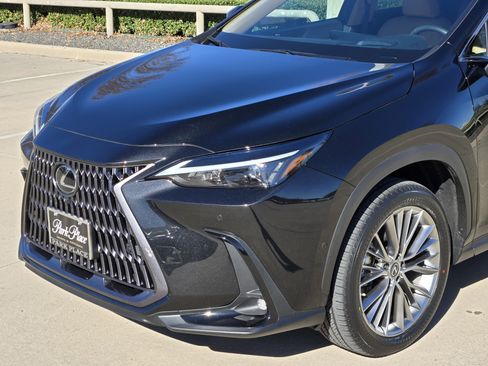 Certified 2022 Lexus NX 300h AWD image 10