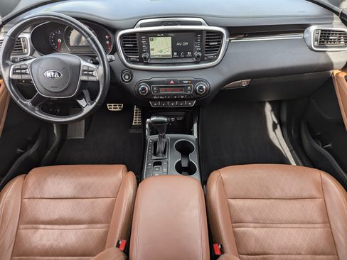 Used 2019 Kia Sorento SX image 16