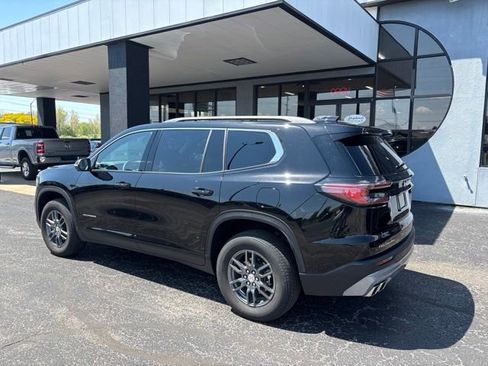 Used 2025 GMC Acadia Elevation FWD image 5
