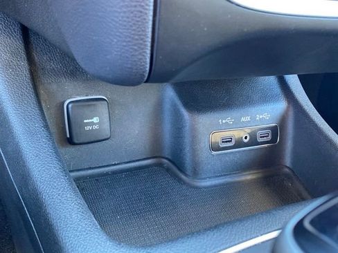 Used 2020 Dodge Durango SXT image 12